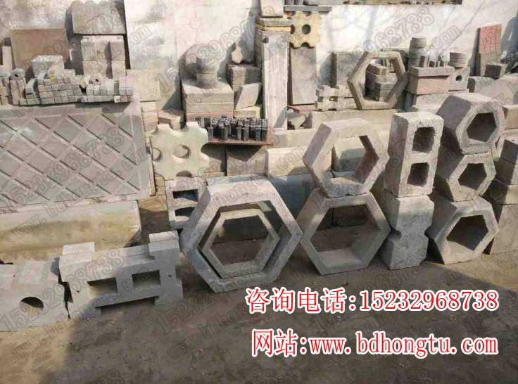 液壓彩磚制磚機生產(chǎn)的磚